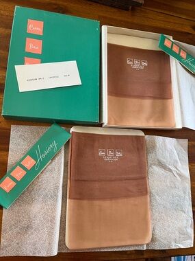 2pr Vtg Carson Pirie Scott Seamless Stockings Tan-Beige Sz 9.5 NIB MCM Hosiery
